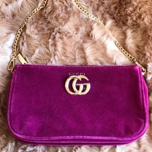 💕New GucciBeauty Velvet  Bag make offer!